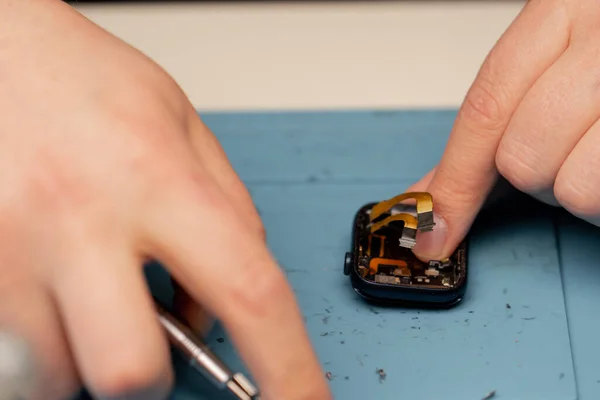 Makro Skott Smart Klocka Som Repareras Ingenjör — Stockfoto