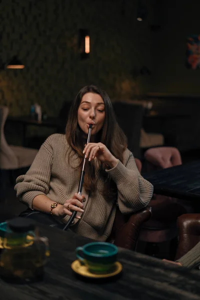 Beautiful Young Woman Inhaling Hookah Girl Smoking Hookah Sitting Lounge — Stock Photo, Image