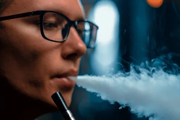 Close Hookah Man Glasses Smoking Traditional Hookah Pipe Man Exhaling — Stock Photo, Image
