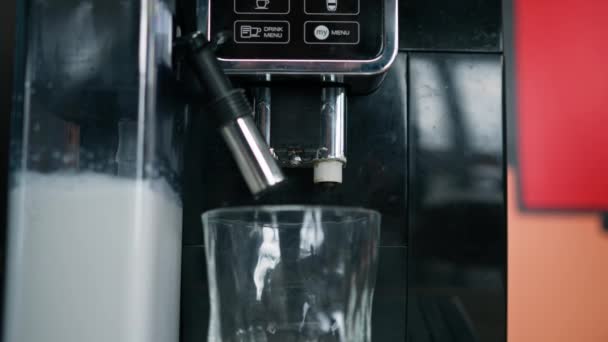 Výroba Kávy Šálku Vycházející Automatického Kávovaru Nápoj Snídaně — Stock video