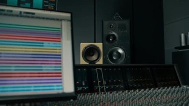 Müzisyen Sound kayıt stüdyosu ekipmanları için profesyonel ses sözcüsü sentezleyiciler midi denetleyiciler