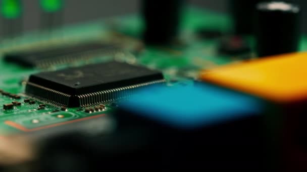 Componentes Placa Mãe Circuito Impresso Verde Microchips Processador Cpu Transistores — Vídeo de Stock