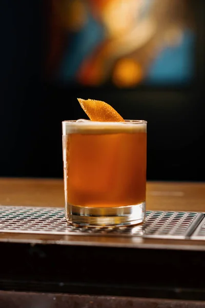Nahaufnahme Eines Fertig Zubereiteten Köstlichen Alkoholischen Cocktails Mit Jager Sour — Stockfoto