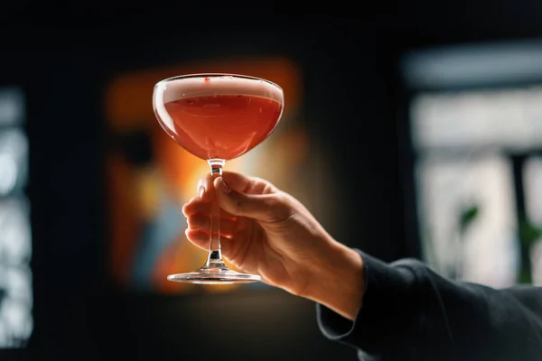 Customer Holding Delicious Pink Freshly Made Raspberry Milk Punch Cocktail — Stock Photo, Image