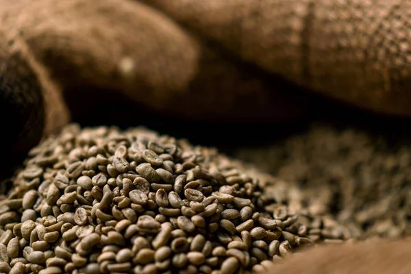 Närbild Gröna Råa Kaffebönor Ligga Påse Innan Rostning Kaffeindustrin Och — Stockfoto