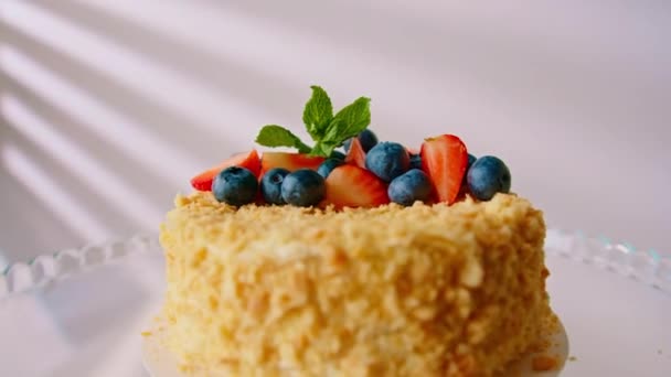 Freshly Made Delicious Napoleon Cake Light Background Puff Pastry Cake — Stock Video
