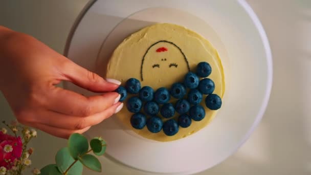 Finom Frissen Készült Szivacs Torta Bento Díszített Áfonya Torta Egy — Stock videók