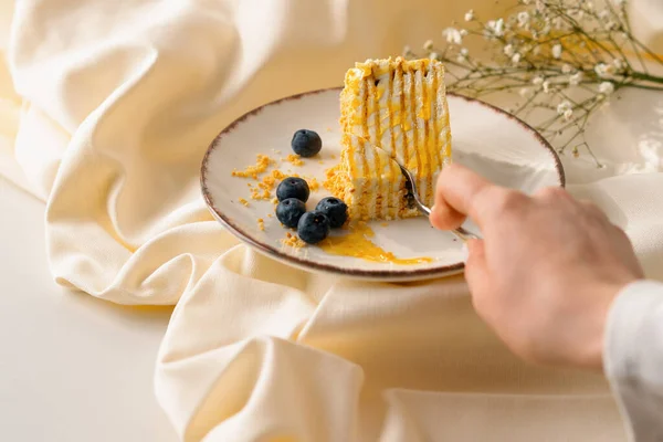 Fork Cuts Delicious Piece Honey Cake Drizzled Honey Plate Berries — Stock Photo, Image
