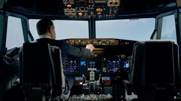 Piloot Die Het Gaspedaal Indrukt Cockpit Van Het Straalvliegtuig Tijdens — Stockvideo
