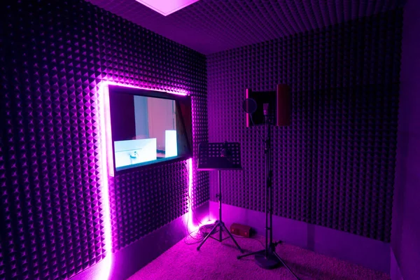 Empty Recording Studio Professional Equipment Microphone Stand Sound Engineer Window — Stock Photo, Image
