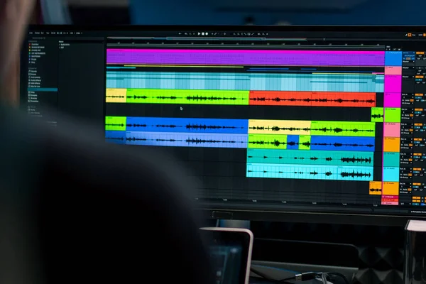 Opname Studio Geluid Ingenieur Producent Mixen Nummers Scherm Kleurrijke Audio — Stockfoto