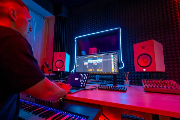 Professional Sound Recording Studio Sound Engineer Music Producer Sitting Remote — Stock Photo, Image