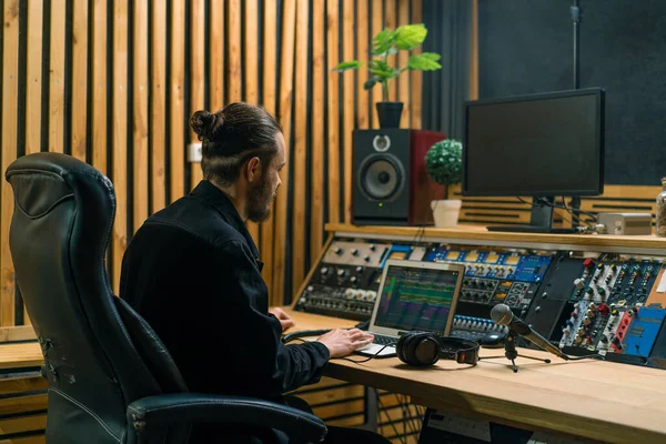 Afstandsbediening Mixer Aanpassen Geluidsvolume Muziek Maken Equalizer Knop Opname Studio — Stockfoto