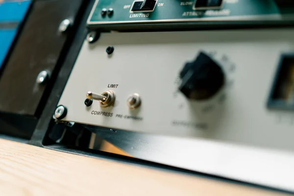 Misturador Controle Remoto Ajuste Nível Volume Som Criação Música Equalizador — Fotografia de Stock