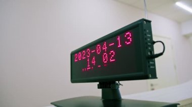 Tıbbi klinikteki acil durum çağrı düğmeleri paneli hasta konsepti tıp