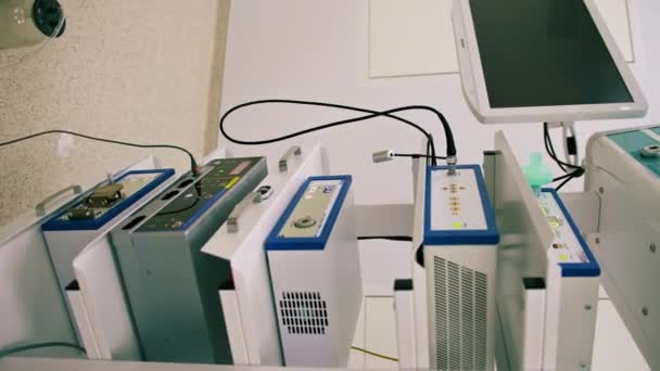 Moderne Medizinische Geräte Operationssaal Zur Unterstützung Des Patienten Während Der — Stockvideo