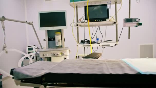 Moderne Medizinische Geräte Operationssaal Zur Unterstützung Des Patienten Während Der — Stockvideo