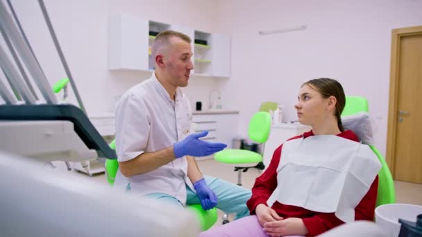 Patiente Rendez Vous Chez Dentiste Plaint Maux Dents Caries Que — Video