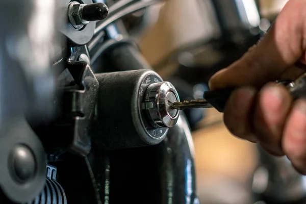 Creative Authentic Motorcycle Workshop Biker Mechanic Garage Putting Key Power — Stock Photo, Image