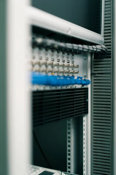 Close Dari Tumpukan Jaringan Patch Kabel Ruang Server Pusat Data — Stok Foto