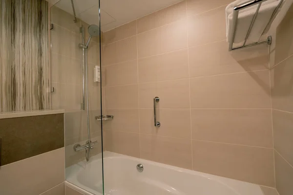 Interiér Luxusního Hotelového Pokoje Úklidu Koupelna Koncept Čistoty Pohostinství Cestování — Stock fotografie