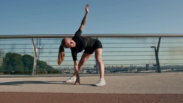 Fitness Junge Sportlerin Mädchen Morgens Beim Aufwärmtraining Vor Dem Training — Stockvideo