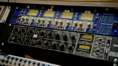 Uzaktan Denetim Karıştırıcı Ses Düzeyi Müzik Oluşturma Dengeleyici Düğme Kayıt Stüdyosu Retro Biçimi