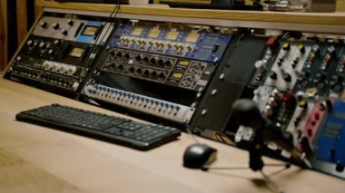 Uzaktan Denetim Karıştırıcı Ses Düzeyi Müzik Oluşturma Dengeleyici Düğme Kayıt Stüdyosu Retro Biçimi