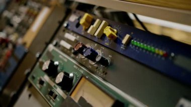 Uzaktan Denetim Karıştırıcı Ses Düzeyi Müzik Oluşturma Dengeleyici Düğme Kayıt Stüdyosu Retro Biçimi