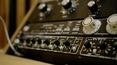 Uzaktan Denetim Karıştırıcı Ses Düzeyi Müzik Oluşturma Dengeleyici Düğme Kayıt Stüdyosu Retro Biçimi