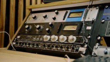 Uzaktan Denetim Karıştırıcı Ses Düzeyi Müzik Oluşturma Dengeleyici Düğme Kayıt Stüdyosu Retro Biçimi