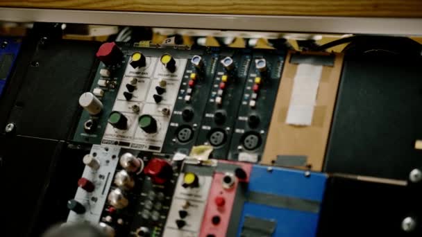 Misturador Controle Remoto Ajuste Nível Volume Som Criação Música Equalizador — Vídeo de Stock