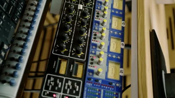 Old Displays Professional Analog Volume Meters Recording Studio Measuring Showing — Stock Video