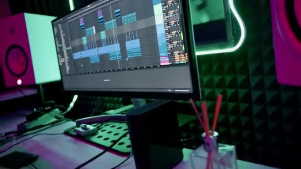 Estúdio Gravação Som Profissional Engenheiro Som Produtor Música Sentado Nas — Vídeo de Stock