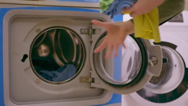 Industriële Wasmachine Hotel Wasservice Wasdroger Concept Netheid Gastvrijheid — Stockvideo