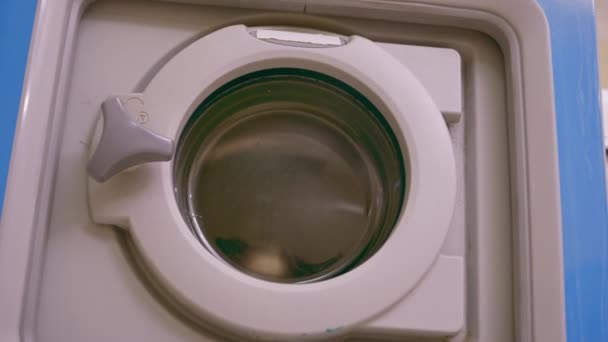 工业洗衣机酒店洗衣店洗衣店洗衣店干洗机的概念清洁卫生和招待洗衣店旋转滚筒闭合 — 图库视频影像