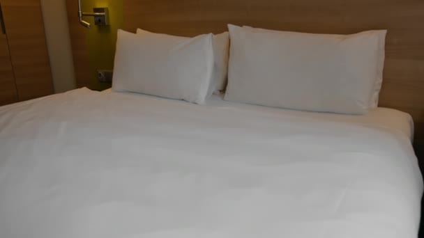 Interior Una Habitación Hotel Doble Después Limpieza Limpieza Dormitorio Sala — Vídeo de stock