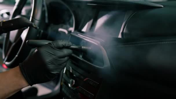 Пара Виходить Кондиціонера Розкішного Автомобіля Чорним Інтер Єром Після Миття — стокове відео