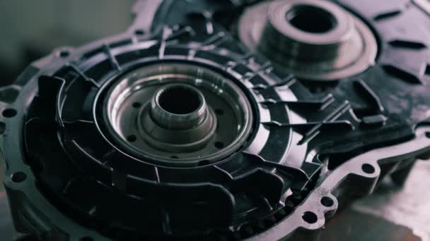 Detailní Záběr Částí Čistého Bloku Motoru Vyjmutých Auta Účelem Opravy — Stock video