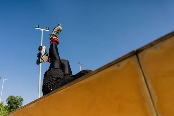 Roller Drome Skate Park Rullskridskor Bakgrunden Himlen Närbild Detaljer Street — Stockfoto