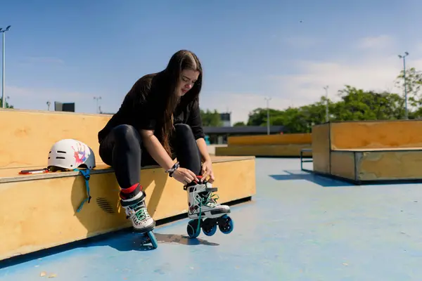 스케이트를 힙스터 레이스 스케이트 스케이트 극단적인 스포츠 스케이트 — 스톡 사진