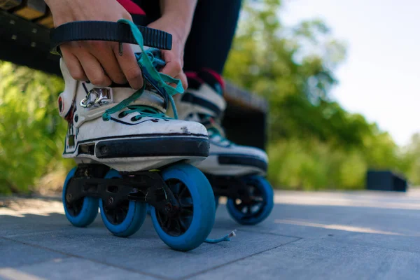 Young Hipster Girl Wearing Roller Skates Tying Laces Skate Park — Stock Photo, Image