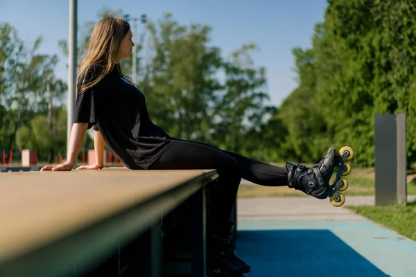 Sporty Girl Rollerblading Rests Sports Ground Thoughtful Happy Street Sports — Stock Photo, Image