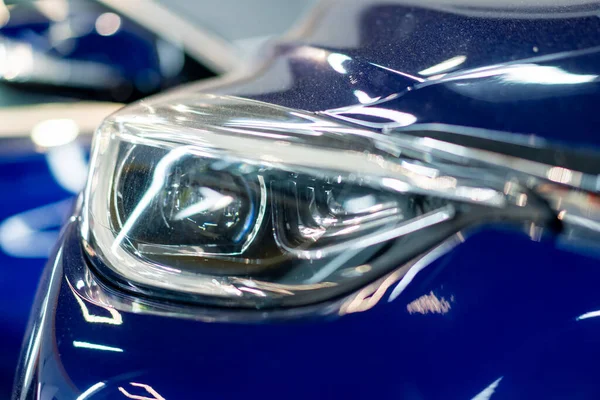 Simsiz Prestijli Lüks Modern Mavi Araba Tutkusunun Araba Motorlara Olan — Stok fotoğraf