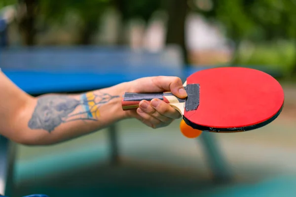 Una Gran Pelota Ping Pong Mano Como Pelota Ping Pong — Foto de Stock
