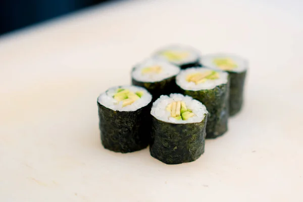 Close Maki Rolls Avocado Kitchen Table Kitchen Sushi Restaurant — Stock Photo, Image