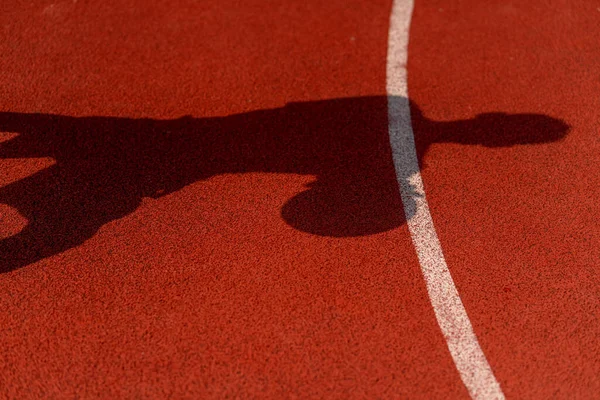 Close Basketball Guy Shadow Floor Basketball Court While Dribbling Ball — Stock Photo, Image