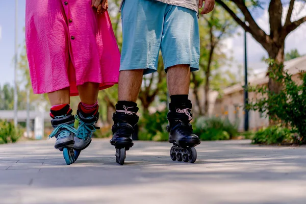 Close Young Couple Boyfriend Girlfriend Rollerblading Summer City Park While — Stock Photo, Image