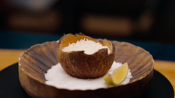 Riz Cuit Aromatique Frais Dans Noix Coco Belle Cuisine Service — Video