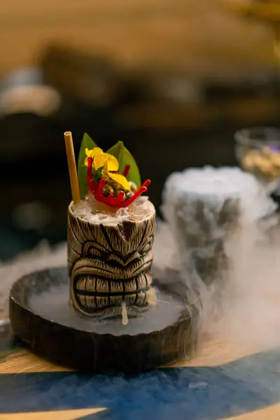 Fresh Alcoholic Tasty Cocktail Stands Bar Which Liquid Nitrogen Spreads — Stock Photo, Image